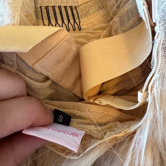 NWT Chelsey Smith Cosmetics Crowns - Petite Chelsey Blonde! So striking! - Picture 4 of 6